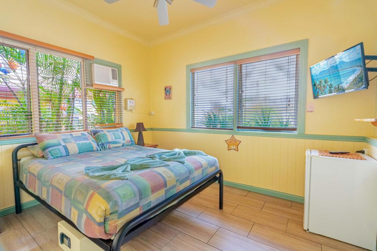 Tropic Days Boutique Hostel Cairns Extérieur photo