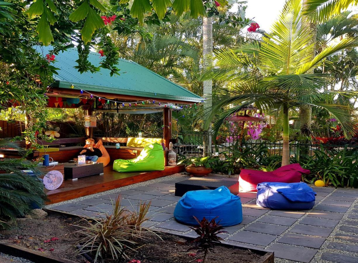 Tropic Days Boutique Hostel Cairns Extérieur photo