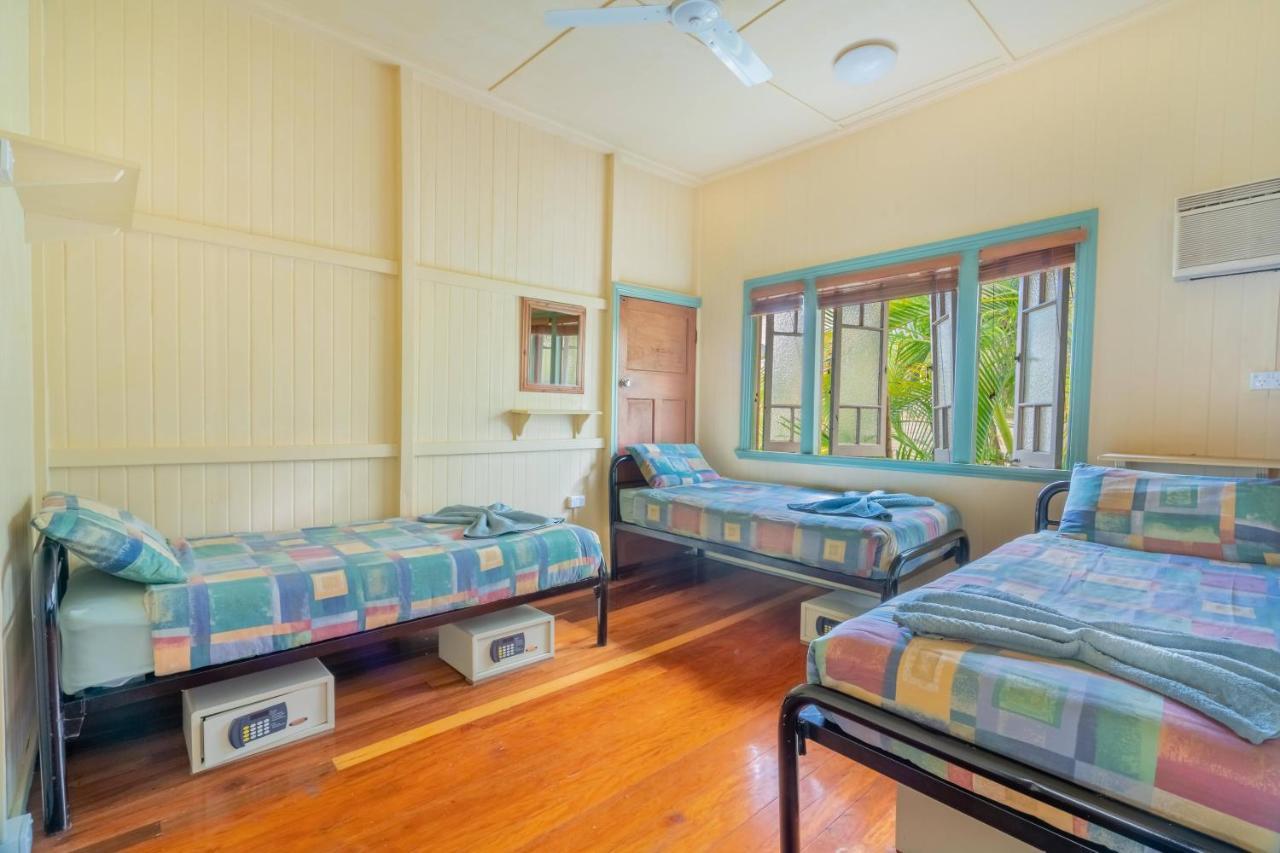 Tropic Days Boutique Hostel Cairns Extérieur photo